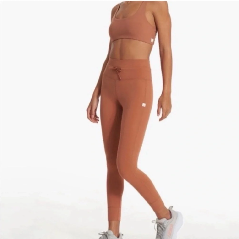 Vuori Daily Leggings & Sports Bra Set - Picture 1 of 5